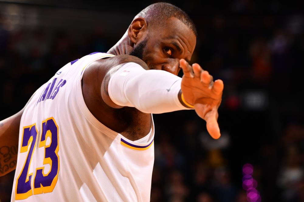 将篮球送入 将篮球送入